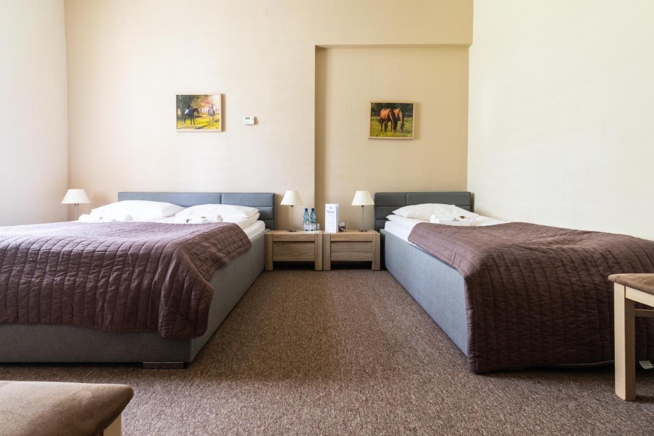 Hotel Dworzysko Szczawno-Zdroj Esterno foto
