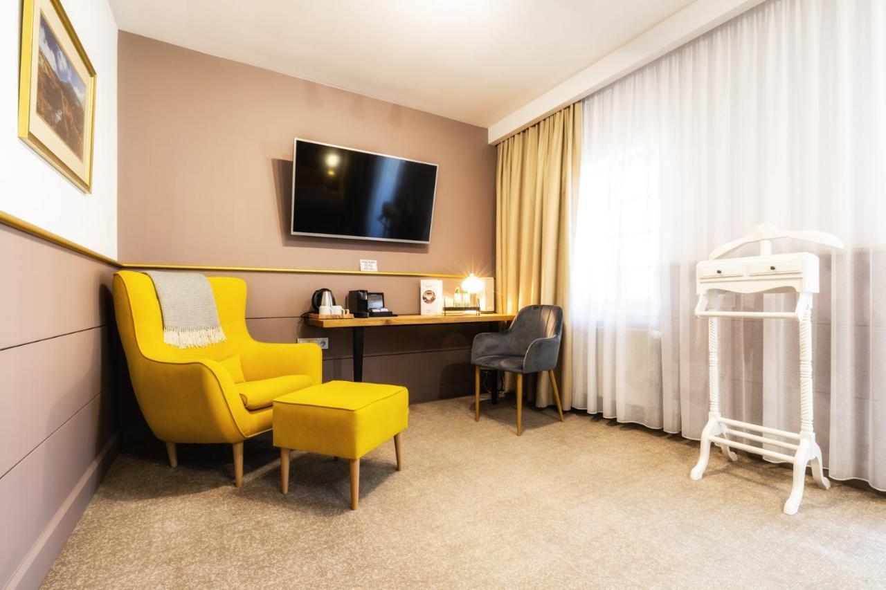 Hotel Dworzysko Szczawno-Zdroj Esterno foto