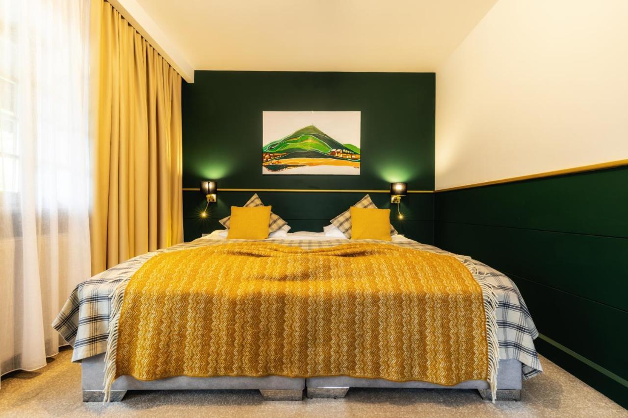 Hotel Dworzysko Szczawno-Zdroj Esterno foto