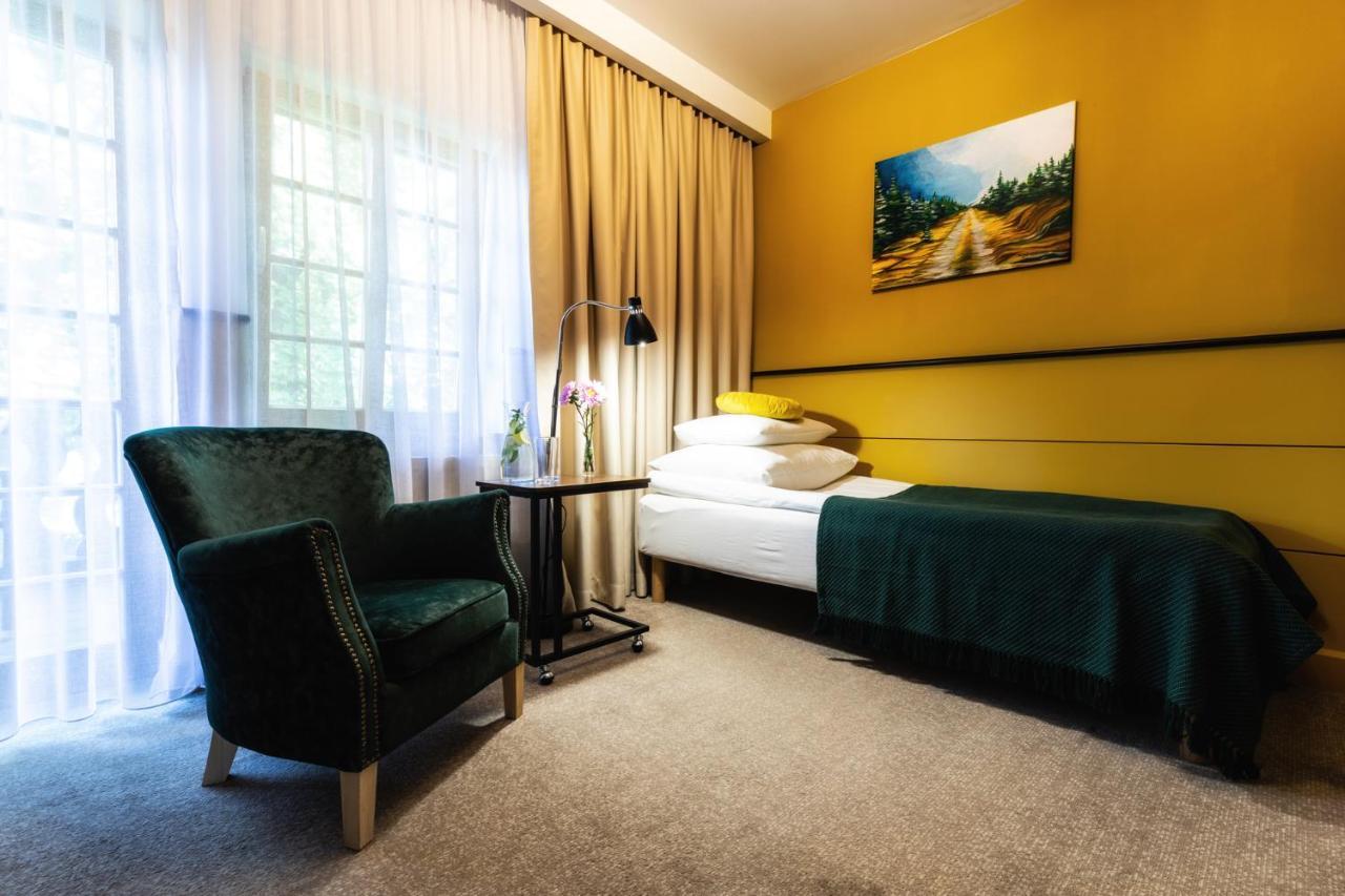 Hotel Dworzysko Szczawno-Zdroj Esterno foto