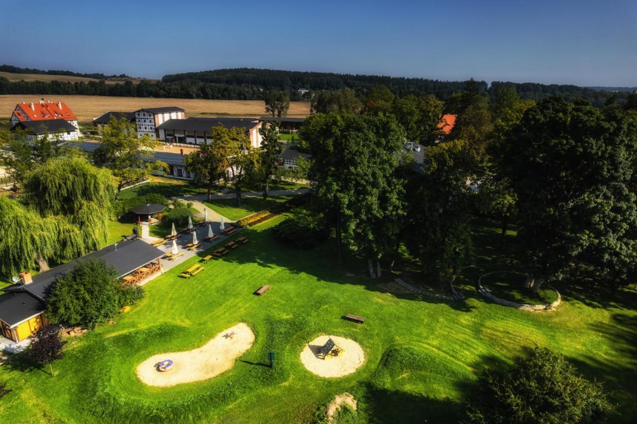 Hotel Dworzysko Szczawno-Zdroj Esterno foto